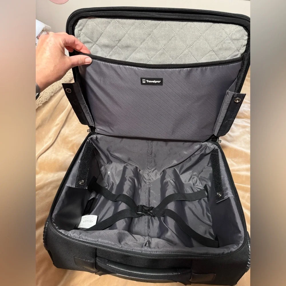 Travelpro Black Rolling Tote Suitcase Two Wheel